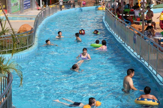 Dev Lazy River yüzme havuzu aile için ticari Lazy River ekipmanları