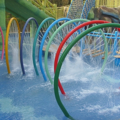 Eğlence Parkı için Çocuk Su Spreyi Rainbow Arch Fiberglas Su Kaydırağı