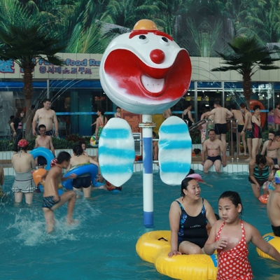 Fiberglass Clown Spray Park Ekipmanları Su Parkı için 3 - 5 Kişilik Aqua Play İstasyonu