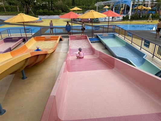 Dış havuz eğlencesi için galvanizli çelik desteği ve özelleştirilebilir yüksekliği olan Fiberglass Kids Water Slide