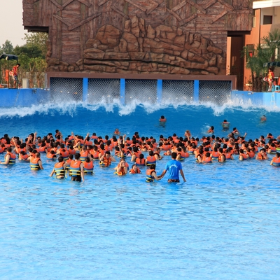 Waterfun Büyük Sörf Tsunami Okyanus Su Dalgası Havuzu Dalgalarla Park Vakum 3 Metre Yüksekliğinde