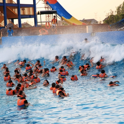 Waterfun Büyük Sörf Tsunami Okyanus Su Dalgası Havuzu Dalgalarla Park Vakum 3 Metre Yüksekliğinde