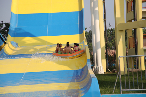 Boomerang sürüşü için su parkınızı dayanıklı cam lif su kaydırmaları ile geliştirin