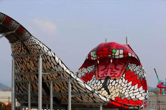 16.4m Platform Yüksekliği, 480 Kişi Kapasiteli ve Sıcak Daldırma Galvanizli Çelik Yapılı Kral Kobra Fiberglas Su Kaydırağı